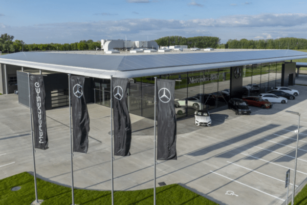 Autosalon Mercedes-Benz v Dunajské Stredě je energeticky soběstačný díky tepelným čerpadlům NIBE a fotovoltaice