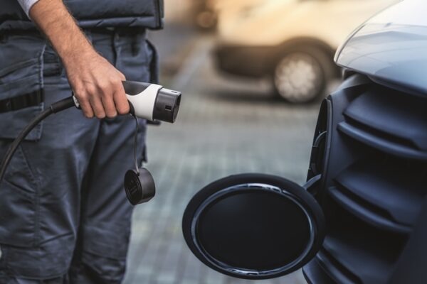Viac ako polovica európskych firiem plánuje prechod na elektromobily v najbližších dvoch rokoch