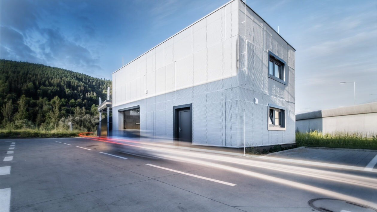 Pri obchodnom centre Klokan v Žiline vznikla autoumyváreň z 3D tlačeného betónu